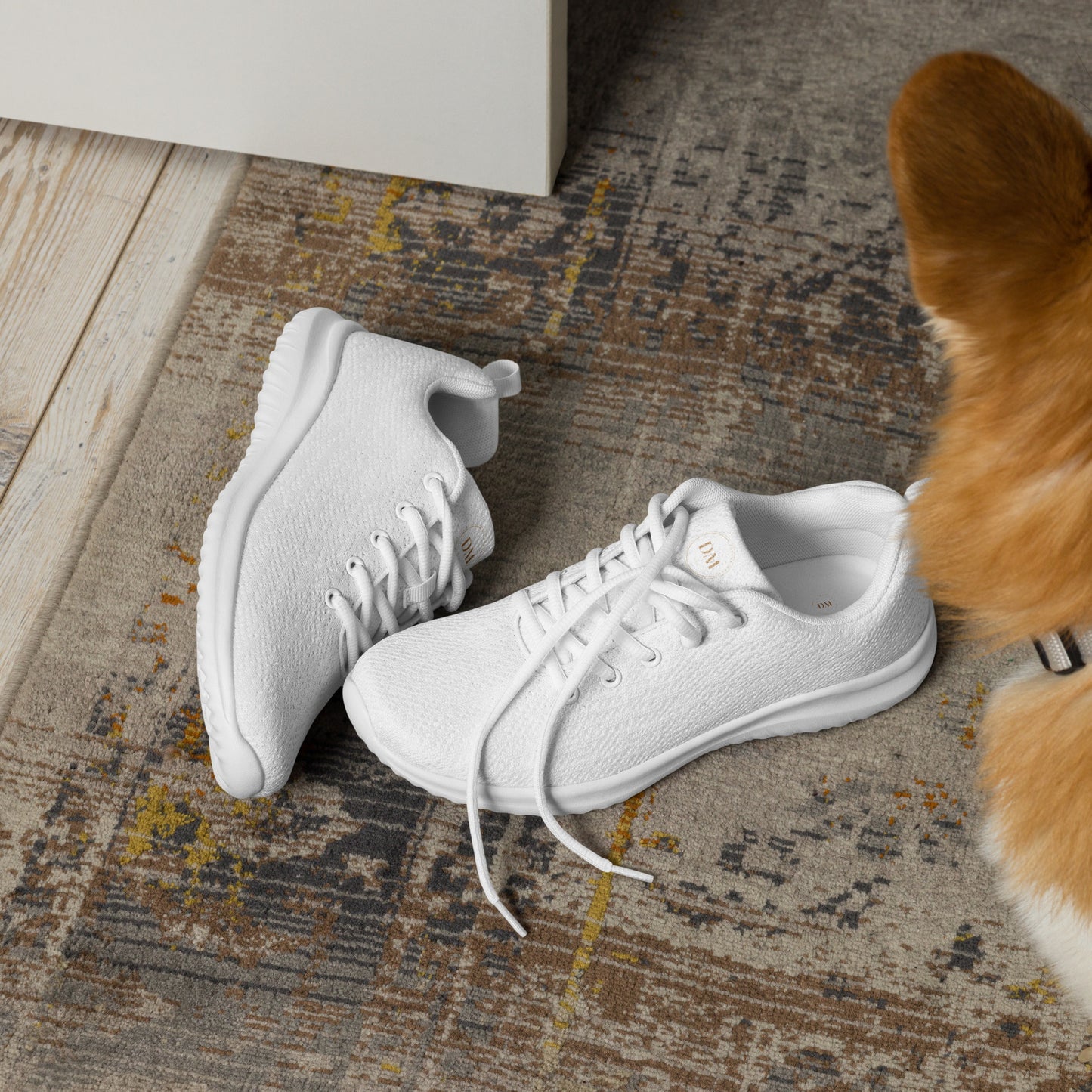 DM - Women’s athletic shoes